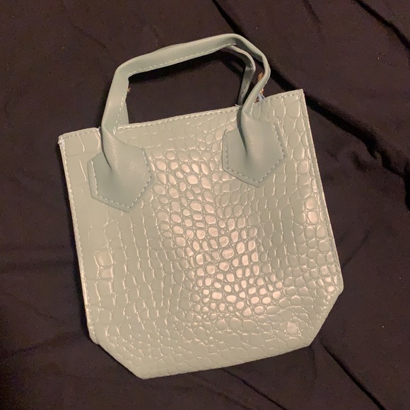 Handbags - 💜 NWOT blue crocodile purse (3 for $25)
